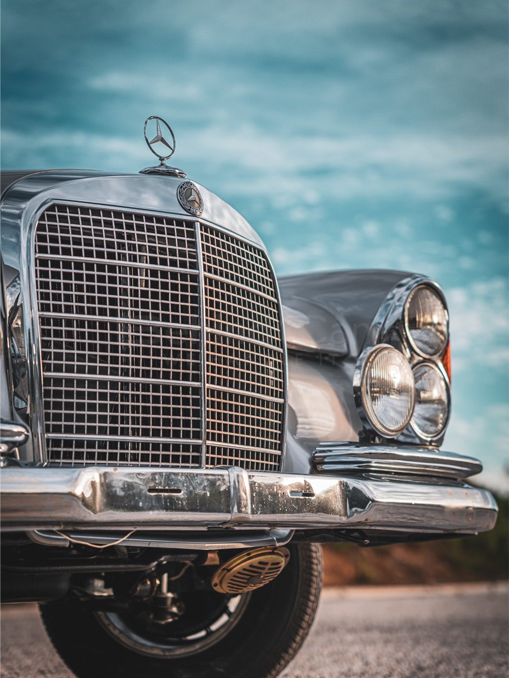 Classic Mercedes BehindCam Company 1